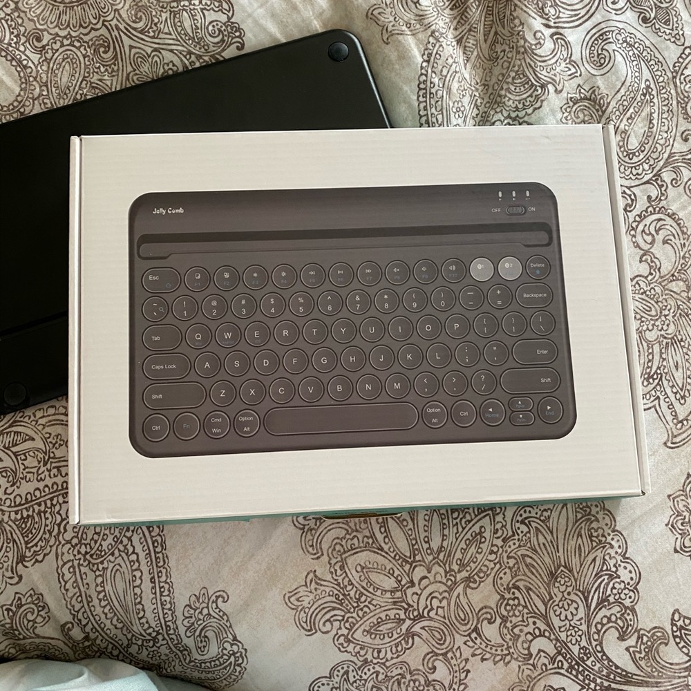 Bluetooth Wireless Keyboard! ⌨️ - Picture 2 of 2